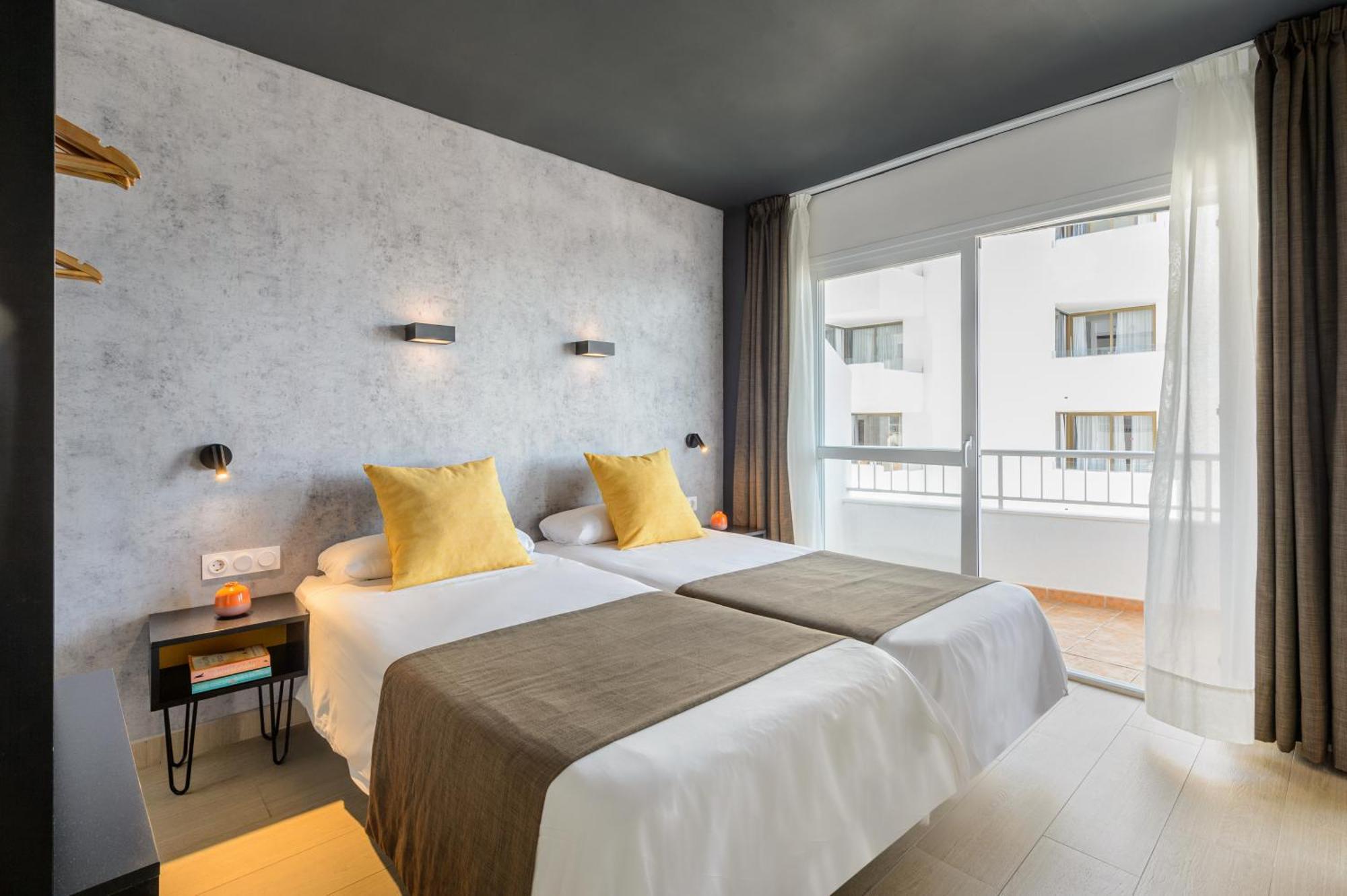 Apartamentos Vibra Jabeque Dreams Ibiza Town Luaran gambar